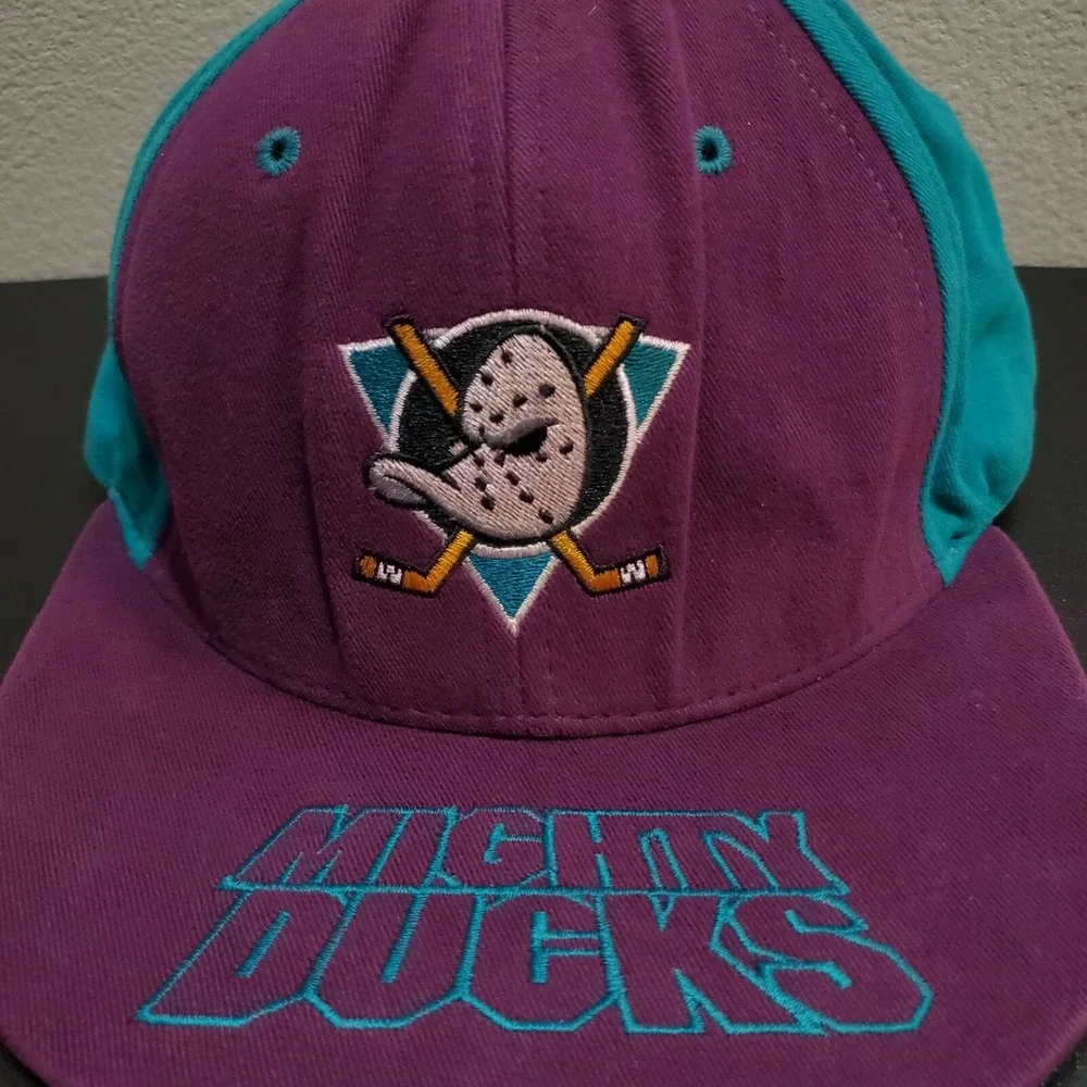 Vintage 90s Official Anaheim Mighty Ducks Velore Purple / Teal Snapback Hat RARE